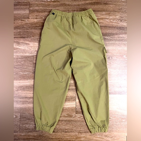 Lululemon lab High-Rise Cuffed Trouser 26" in Bronze Green Size 8 - Picture 7 of 8